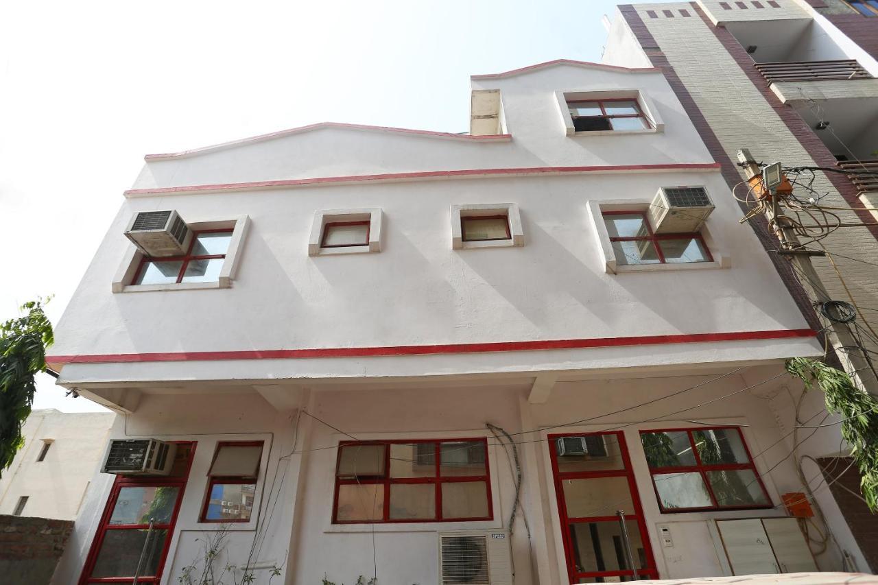 Oyo 8253 Golden Heights Hotell New Delhi Exteriör bild